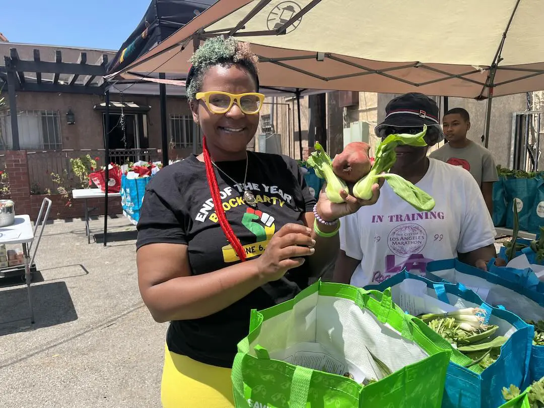 BWW Food Drive Photo 1